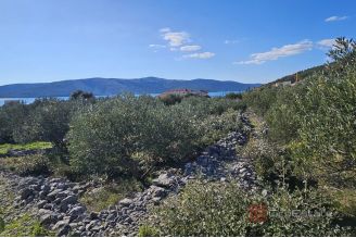 006 2035 340 Trogir Building land near the sea for sale