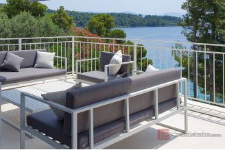 020 2013 252 Korcula villa 1st row sea front