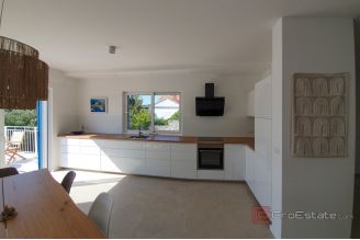 020 2013 252 Korcula villa 1st row sea front