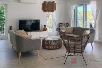 020 2013 252 Korcula villa 1st row sea front