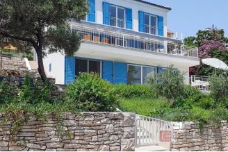 020 2013 252 Korcula villa 1st row sea front