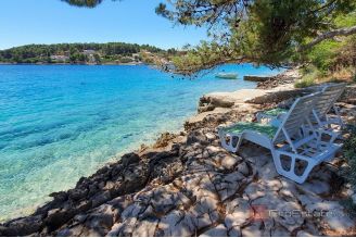 020 2013 252 Korcula villa 1st row sea front