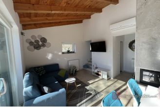 016 2053 40 Pazin Exclusive villa with private pool and garden for sale