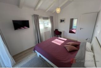 016 2053 40 Pazin Exclusive villa with private pool and garden for sale