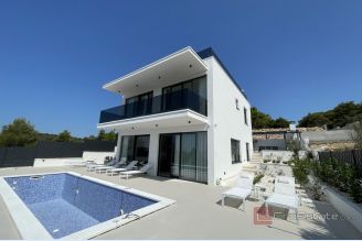 001 2035 341 Ciovo Luxury villa with panoramic sea view for rent