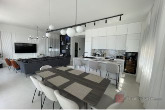 020 2035 341 Ciovo Luxury villa with panoramic sea view for rent