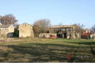 008 2022 489 pazin unique property with conceptual design for sale