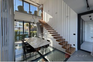 020 2035 342 Ciovo Exclusive villa with pool and sea view for sale