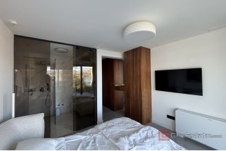 020 2035 342 Ciovo Exclusive villa with pool and sea view for sale