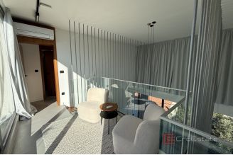 020 2035 342 Ciovo Exclusive villa with pool and sea view for sale