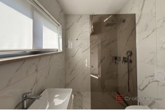 020 2035 342 Ciovo Exclusive villa with pool and sea view for sale