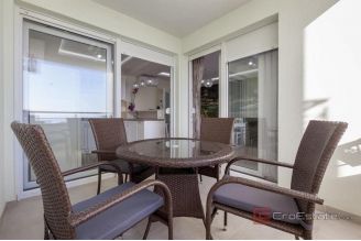 010 2049 88 Makarska Two bedroom apartment with parking space for sale