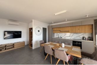 019 2035 343 Trogir Modern penthouse with roof terrace and panoramic sea views for sale