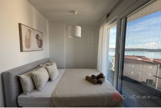 019 2035 343 Trogir Modern penthouse with roof terrace and panoramic sea views for sale