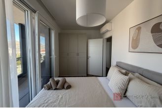 019 2035 343 Trogir Modern penthouse with roof terrace and panoramic sea views for sale