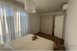019 2035 343 Trogir Modern penthouse with roof terrace and panoramic sea views for sale
