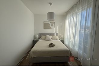 019 2035 343 Trogir Modern penthouse with roof terrace and panoramic sea views for sale