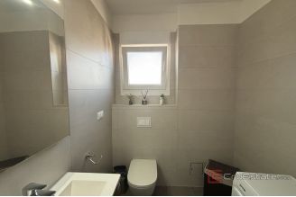 019 2035 343 Trogir Modern penthouse with roof terrace and panoramic sea views for sale