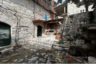 019 2052 108 Omis Stone house for sale
