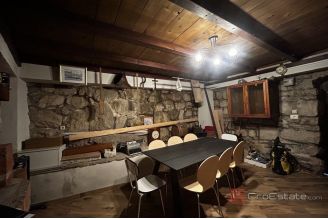 019 2052 108 Omis Stone house for sale