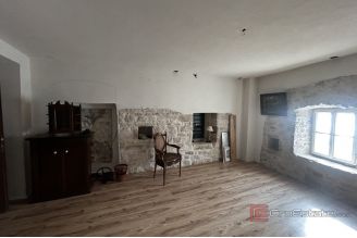 019 2052 108 Omis Stone house for sale