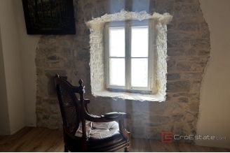 019 2052 108 Omis Stone house for sale