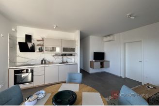 018 2035 344 Trogir Penthouse apartment with sea view and roof terrace for sale