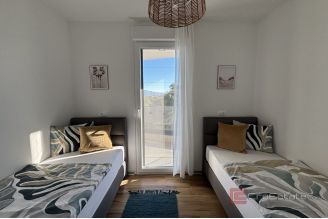 018 2035 344 Trogir Penthouse apartment with sea view and roof terrace for sale