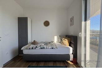 018 2035 344 Trogir Penthouse apartment with sea view and roof terrace for sale