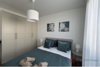 018 2035 344 Trogir Penthouse apartment with sea view and roof terrace for sale