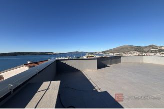 018 2035 344 Trogir Penthouse apartment with sea view and roof terrace for sale
