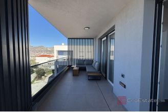 017 2035 345 Trogir Two bedroom penthouse with sea view for sale