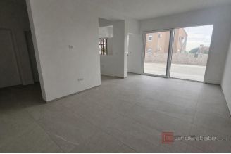 008 1023 62 Krk modern apartment with pool and garden for sale