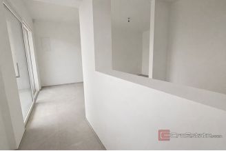 008 1023 62 Krk modern apartment with pool and garden for sale