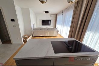 010 2048 57 podstrana luxury apartment near the sea for rent