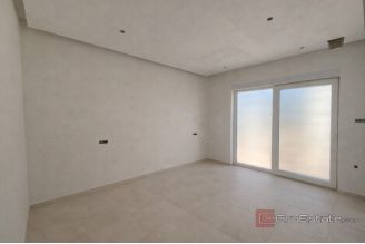 009 1023 63b Krk Two storey apartment with pool and sea view for sale