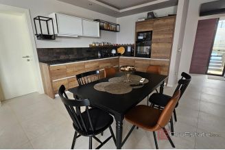 015 1023 64 Krk Luxury villa with pool and sea view for sale