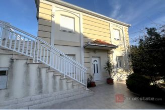001 2057 22 Trogir House with sea view and planned project for sale