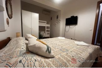 014 2057 22 Trogir House with sea view and planned project for sale