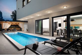 018 2057 21 medulin luxury new build villa with pool for sale