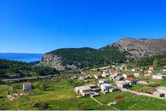 001 2031 234 omis building land M1 zone for sale