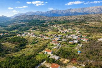 005 2031 234 omis building land M1 zone for sale