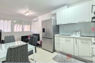 001 2047 122 Split Bol two bedroom apartment facing south for sale