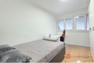 005 2047 122 Split Bol two bedroom apartment facing south for sale