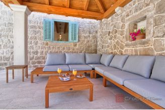 020 2052 111 Cavtat luxury stone villa in the heart of the old town for sale