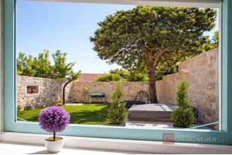 020 2052 111 Cavtat luxury stone villa in the heart of the old town for sale