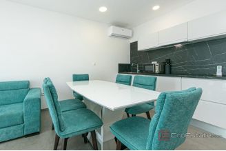 010 2049 92 Makarska two residential units within the resort for sale