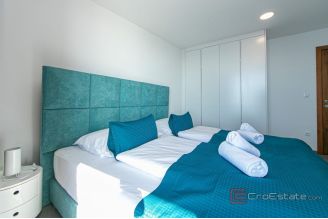 010 2049 92 Makarska two residential units within the resort for sale