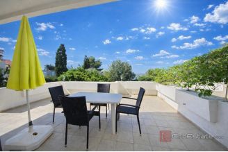 019 2021 426 near zadar apartment house first row to the sea for sale