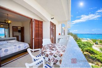 019 2021 426 near zadar apartment house first row to the sea for sale